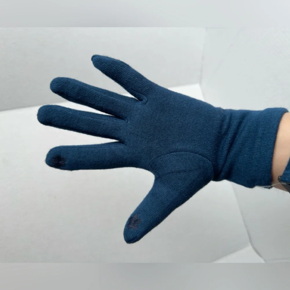 Adrianna by Howard’s || womans gloves embroidery flower finger for phone use